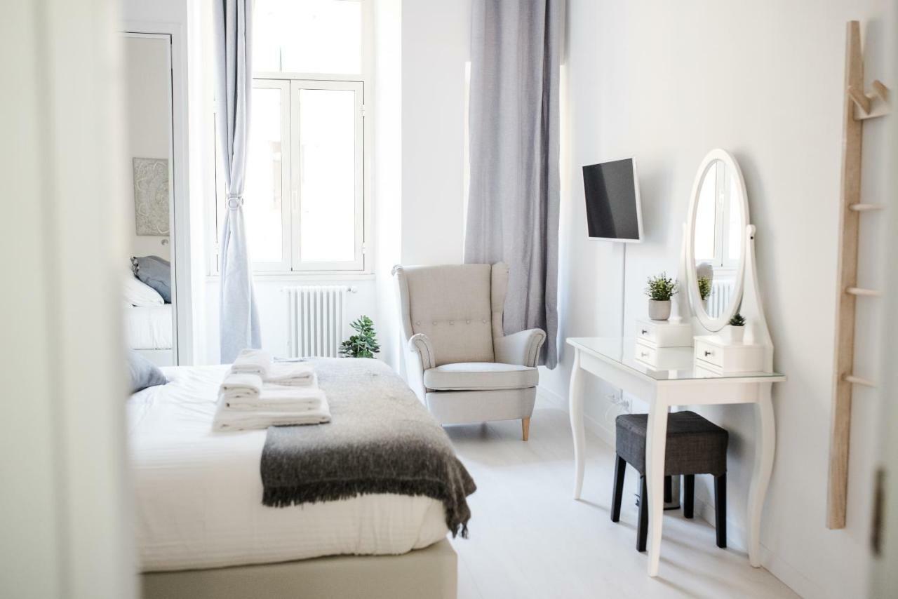 White Fanti Apartment Rome Exterior photo